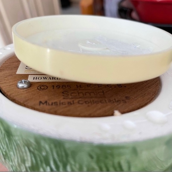 Schmid Piggy Music box from 1985 in Excellent condition. Howard Caplan Music - Picture 6 of 6